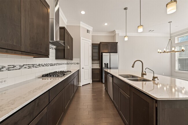 Building Photo - 11905 Wedemeyer Way