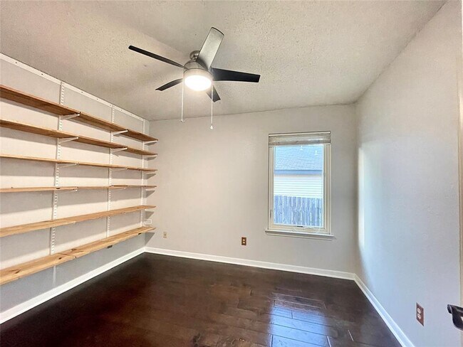 Building Photo - 5912 Avery Island Ave