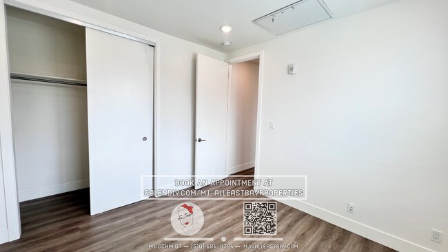 Building Photo - 2Bd/1.5 Bth. Close to Shopping, Bay Bridge...