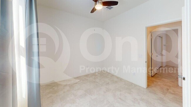Building Photo - 759 Calle Calca