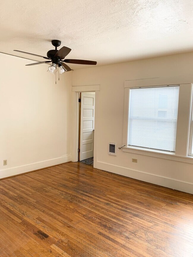 Building Photo - 1 Bedroom in Sellwood