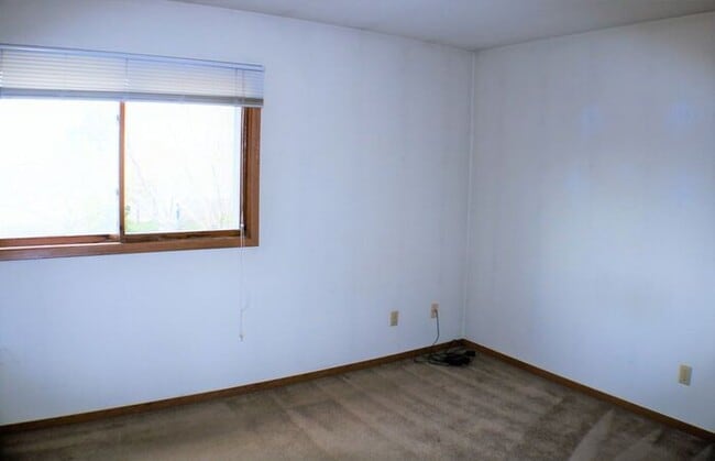 Building Photo - $1,150 | 2 Bedroom, 1 Bathroom CONDO | CAT Friendly* | Available for August 1st, 2026 Move in!