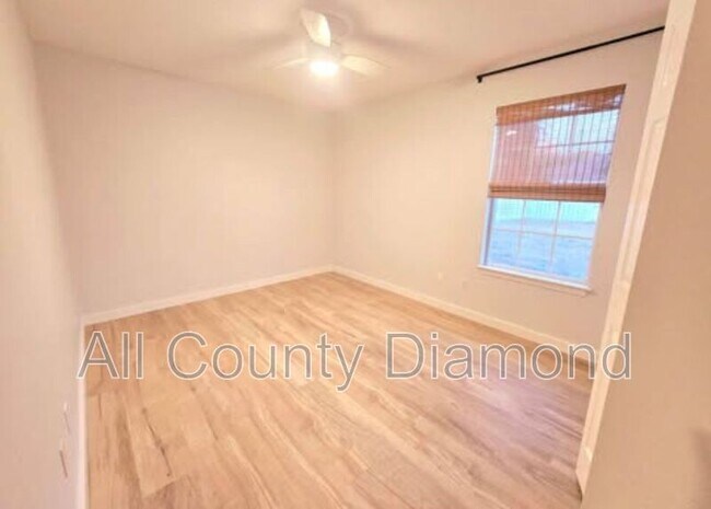 Building Photo - 126 Covington St