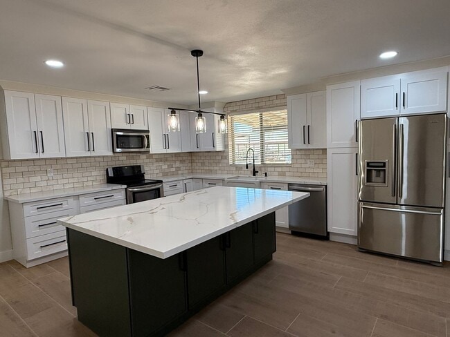 Building Photo - Cave Creek Horse Property