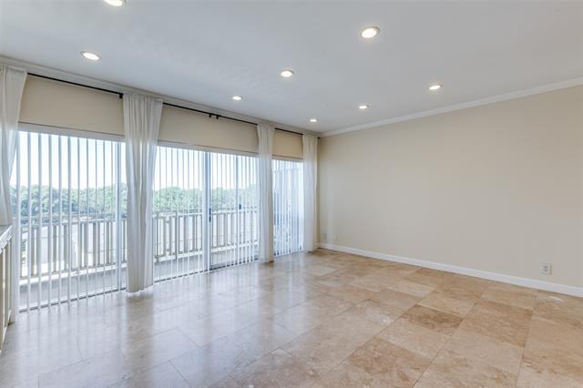 Building Photo - 6211 W Northwest Hwy