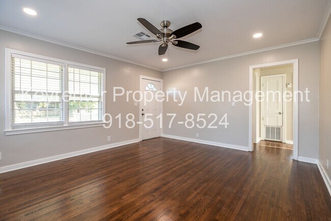Building Photo - 1502 N Columbia Ave