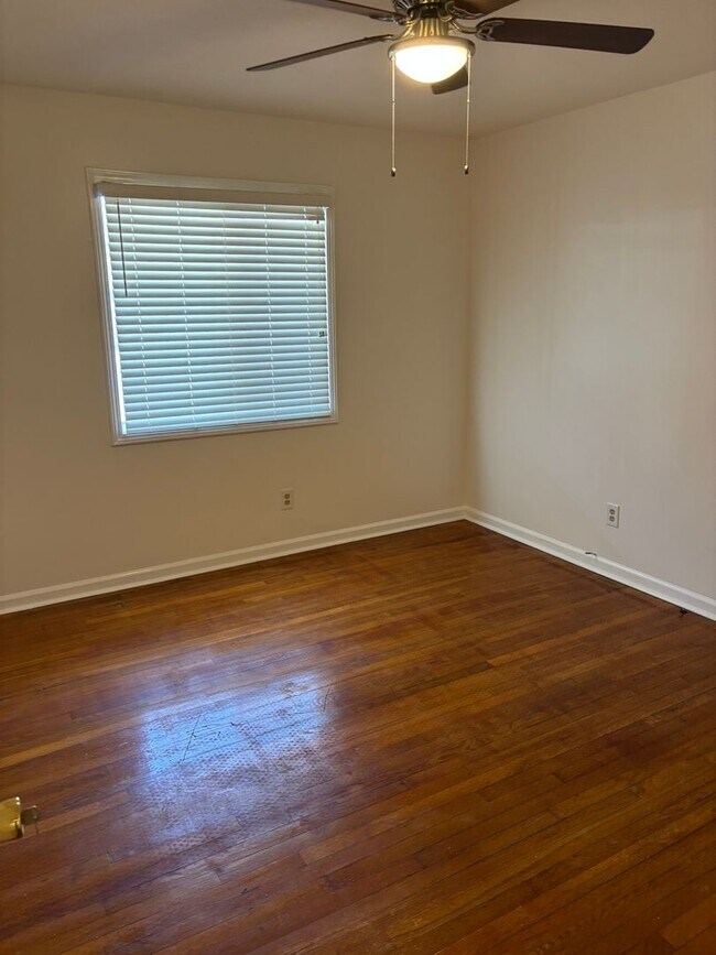 Building Photo - Where Comfort Meets Home