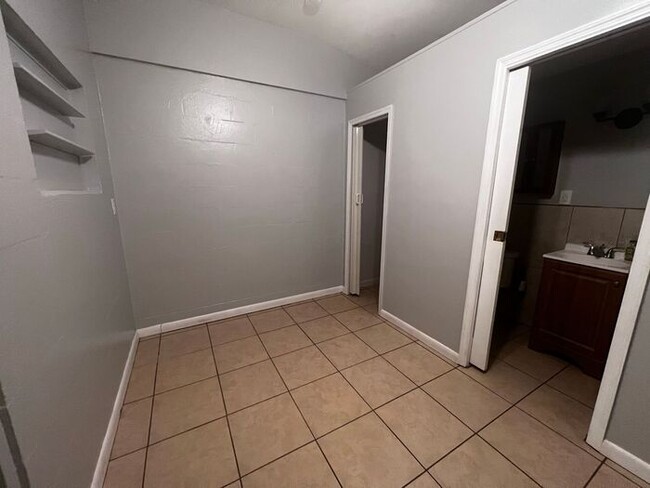 Building Photo - 8362 Cristobal Cir