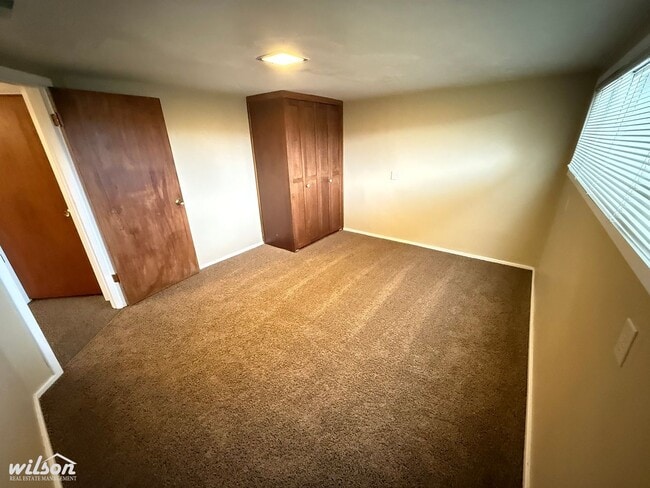 Building Photo - Beautiful 3-Bedroom Stunning Stone Home with Breathtaking Valley Views!