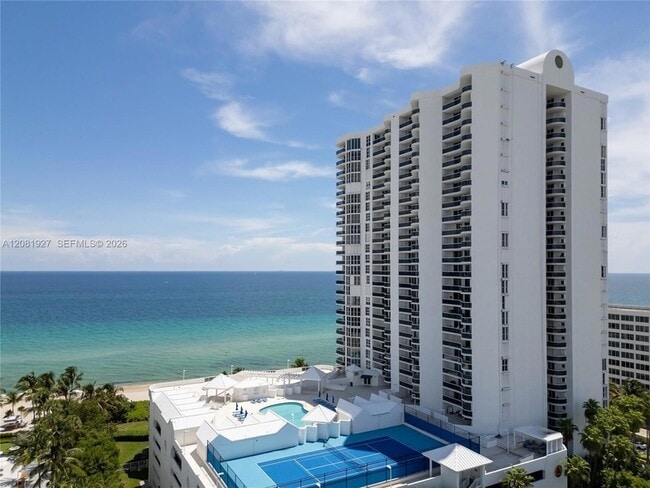 Building Photo - 16711 Collins Ave