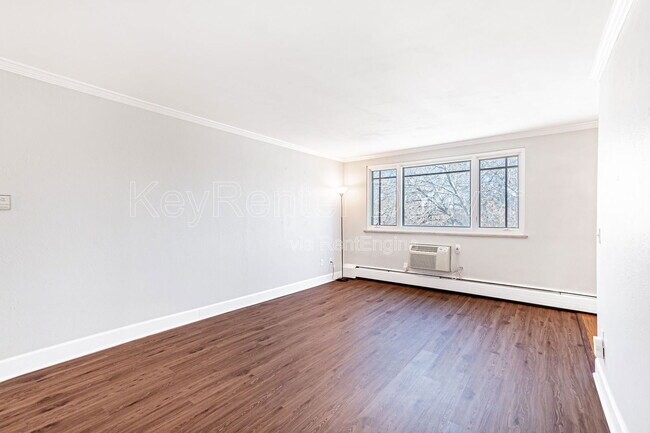 Building Photo - 969 S Pearl St