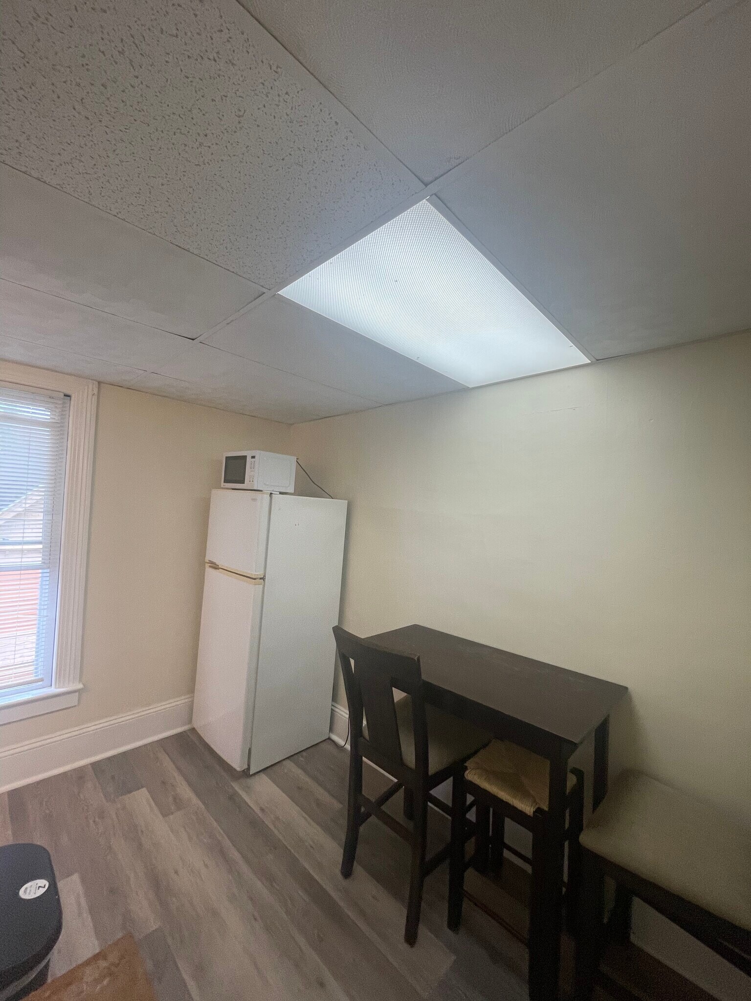 Building Photo - 86 Elm St