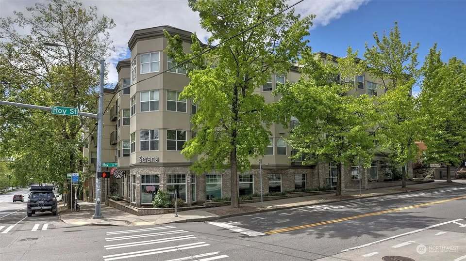 Building Photo - 621 5th Ave N