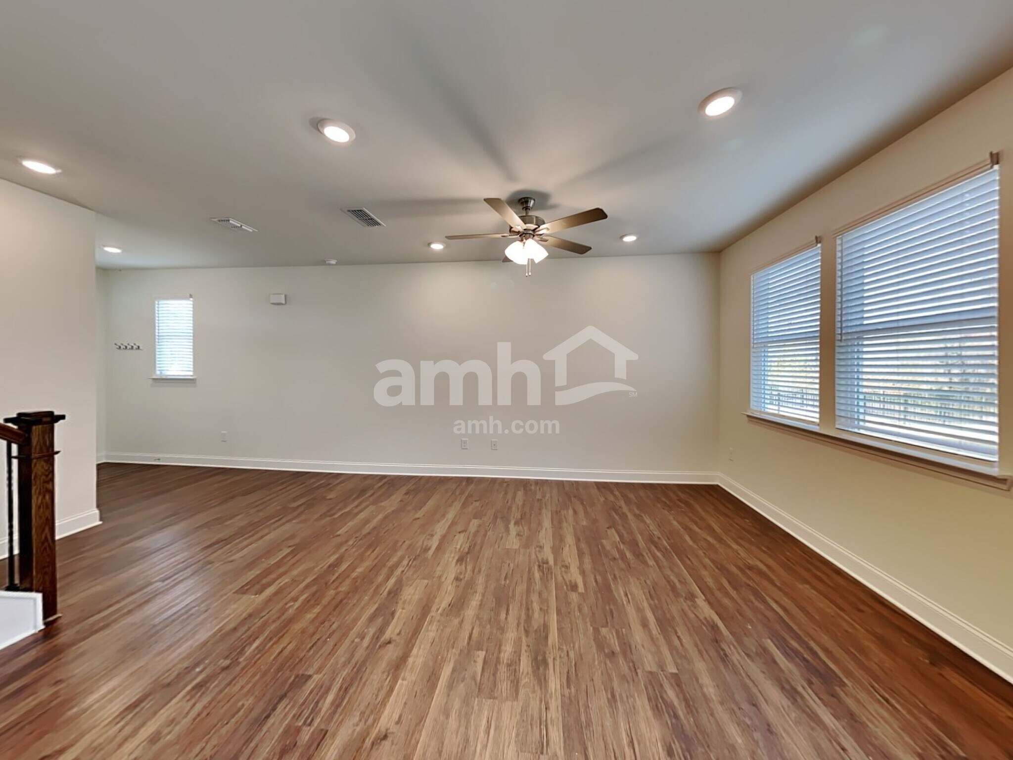 Building Photo - 601 Smt Vw Ln