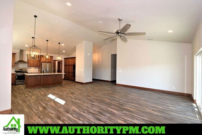 Building Photo - 3071 Bedrock Ln