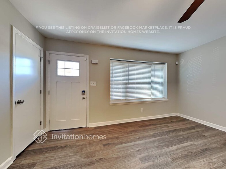 Building Photo - 7112 David Ave