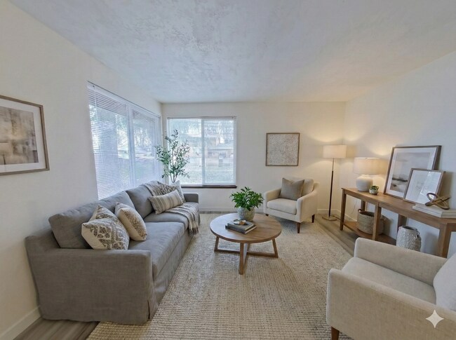 Building Photo - 3 Bedroom Duplex ~ Close to 9th Street ~ Pet Friendly