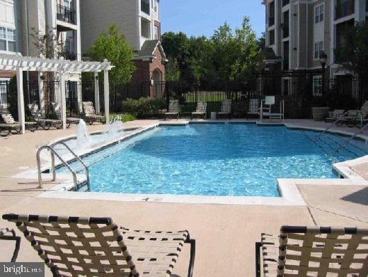 Building Photo - 12956 Centre Park Cir