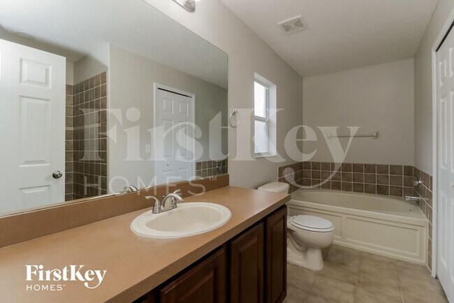 Building Photo - 25821 Syme Ct