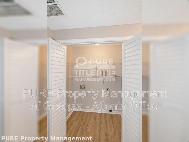 Building Photo - 2394 Leeward Ct