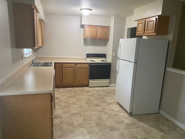 Building Photo - 2670 Glenbriar St