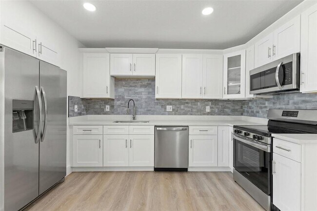 Building Photo - 4504 S 26th Ave