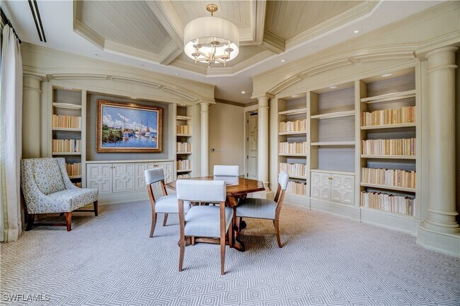 Building Photo - 8787 Bay Colony Dr