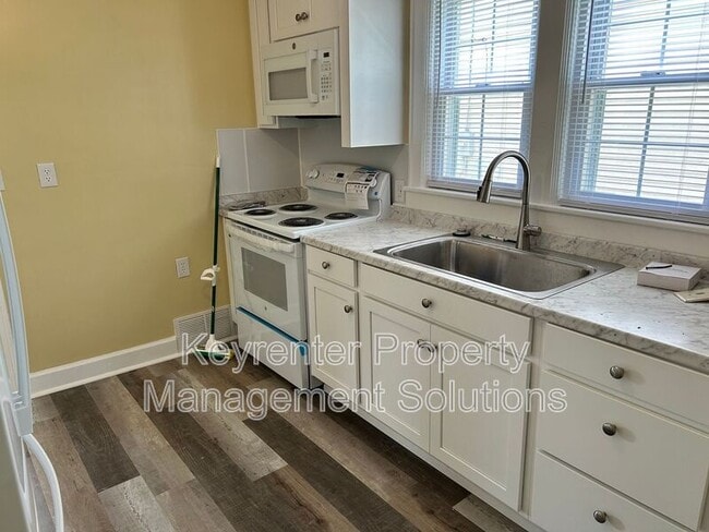 Building Photo - 129 Dupont Cir