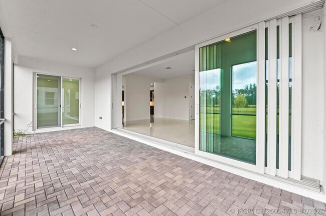 Building Photo - 15030 Wildwood Cir