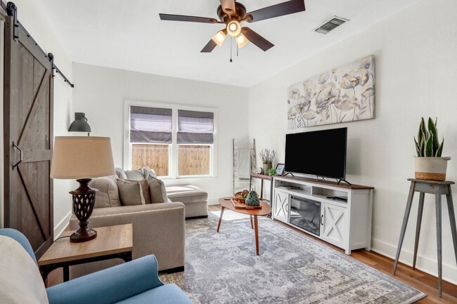 Building Photo - 569 Wright Ave