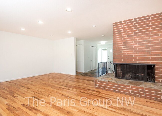 Building Photo - Lg Modern Midcentury on Thornton Creek * A...