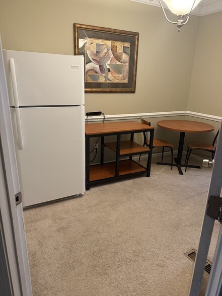 Building Photo - 6361 Olmadison Pl