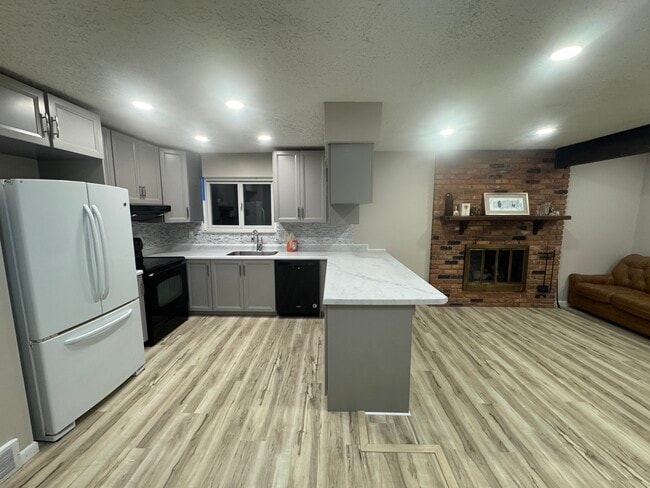 Building Photo - 34647 Bristol Dr