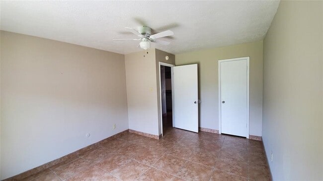 Building Photo - 6358 Crestside Dr