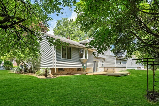 Building Photo - 516 Knickerbocker Rd