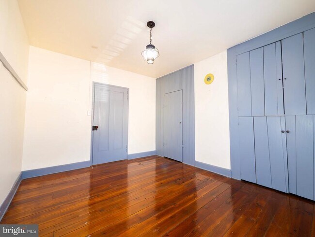 Building Photo - 703 S Loudoun St
