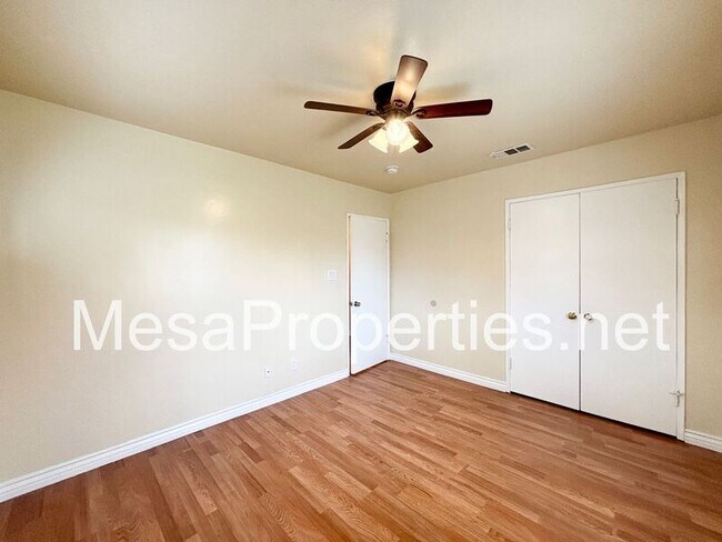 Building Photo - 17571 Deodar Ave