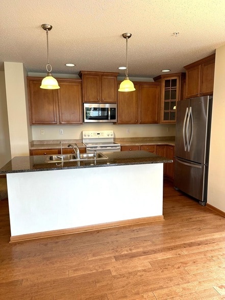 Building Photo - 15375 60th Ave N