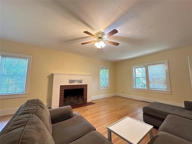 Building Photo - 1055 Pollard Ave