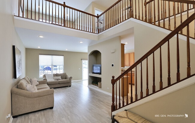 Building Photo - 398 S Jade Ln