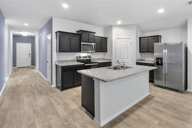 Building Photo - 757 High Summit Trl