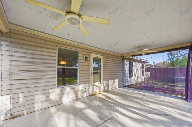 Building Photo - 8401 Swan Park Dr