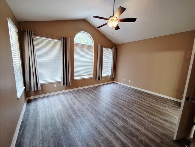 Building Photo - 2122 Wheaton Trail