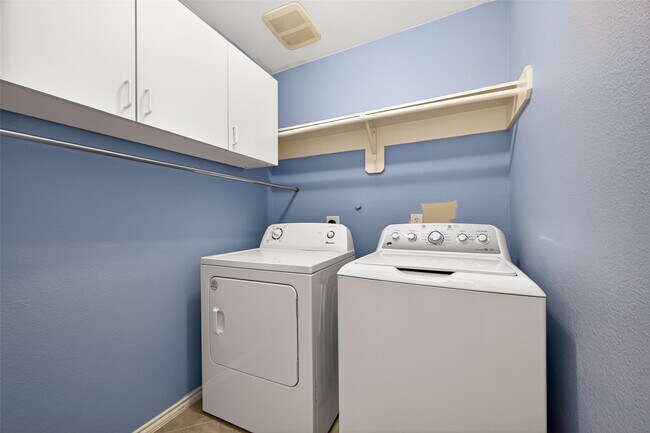Building Photo - 16715 Red Falls Cir