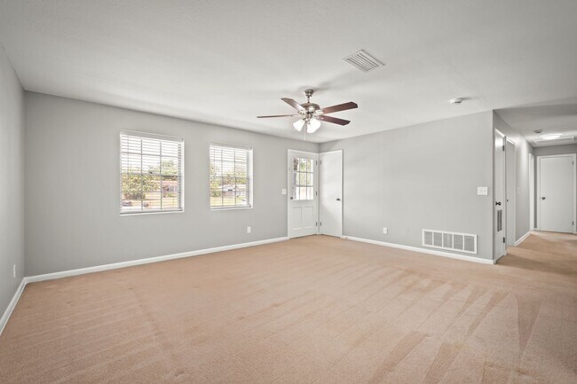 Building Photo - Newly Updated Home On Cul De Sac