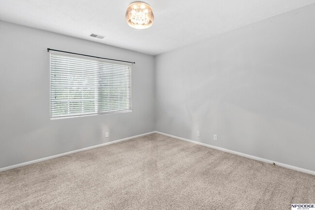Building Photo - 1104 Valleyview Dr