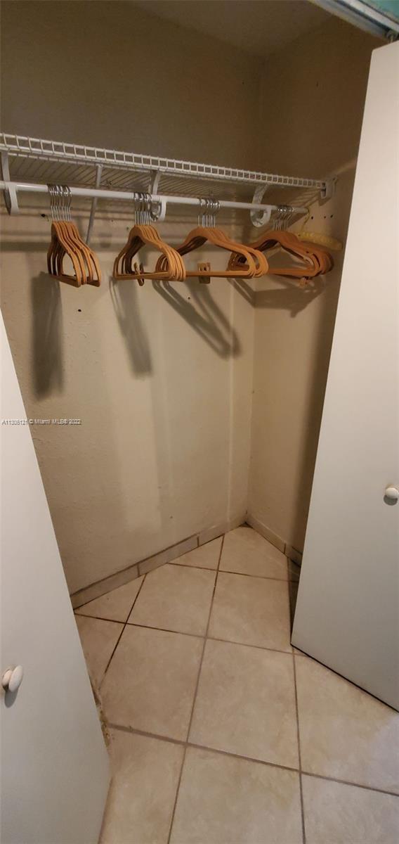 Building Photo - 1679 NE 175th St