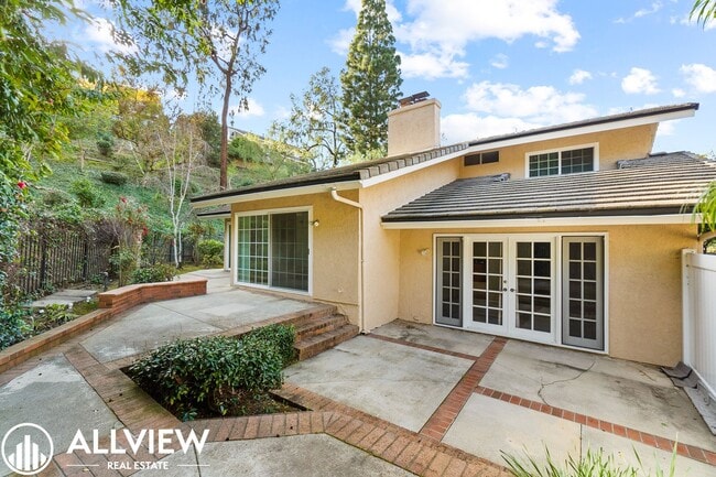 Building Photo - Spacious 4 bed, 2.5 bath Home Available Now in the Turtle Rock community