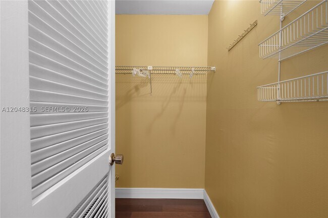 Building Photo - 6423 Collins Ave