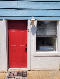Building Photo - 1 Bed 1 Bath Studio Apartment